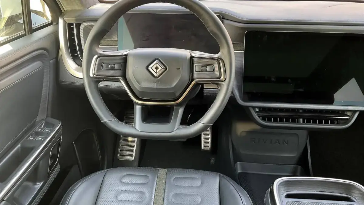 2023 Rivian R1S - Images - 18