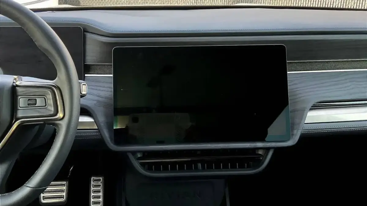 2023 Rivian R1S - Images - 19