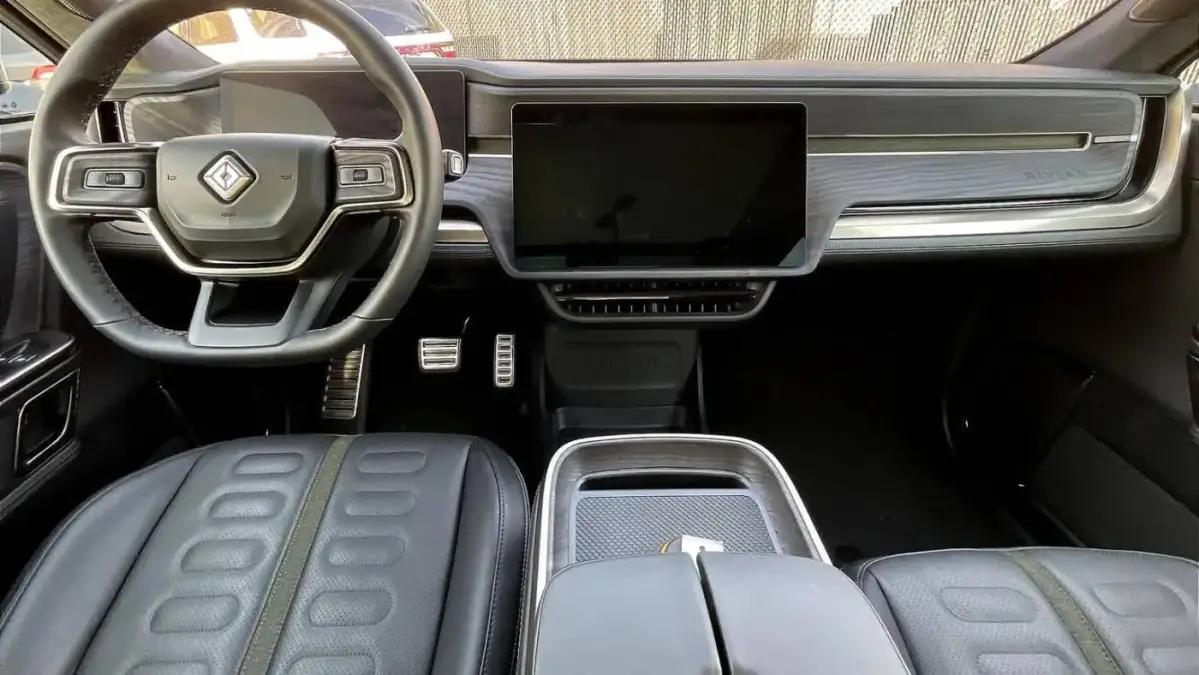 2023 Rivian R1S - Images - 22