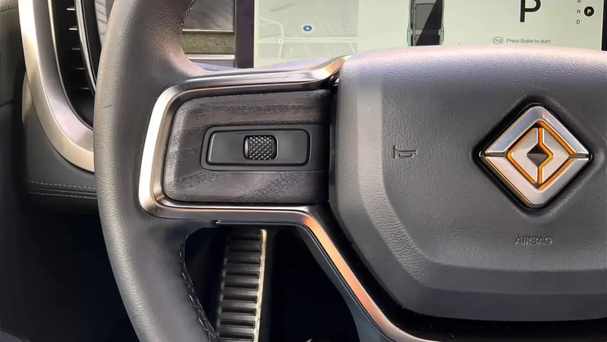 2023 Rivian R1S - Images - 24