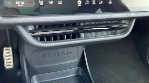 2023 Rivian R1S - Images - 27