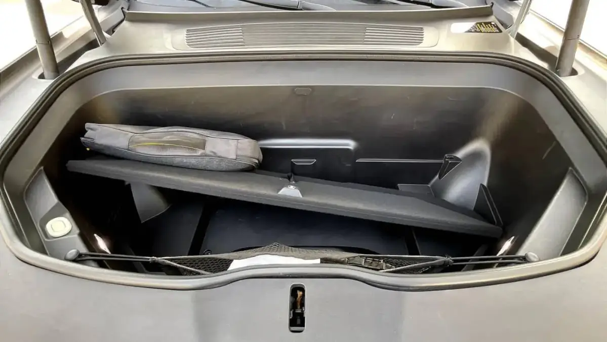 2023 Rivian R1S - Images - 31