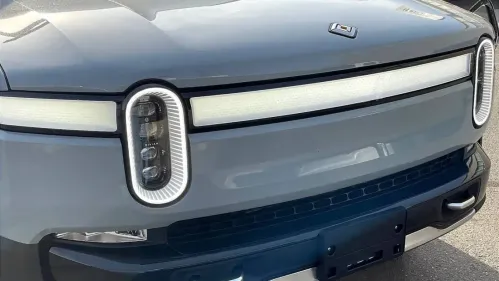 2023 Rivian R1S - Images - 33