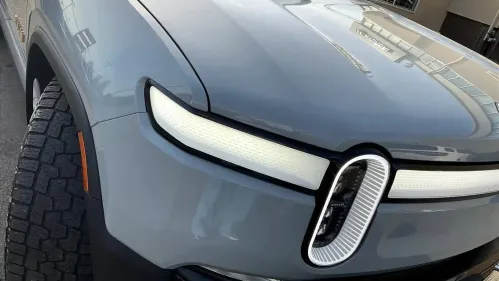 2023 Rivian R1S - Images - 34
