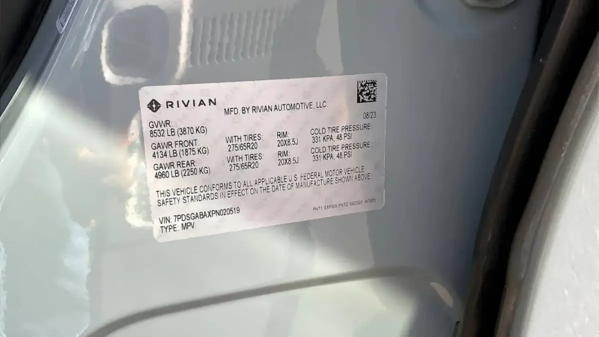 2023 Rivian R1S - Images - 37