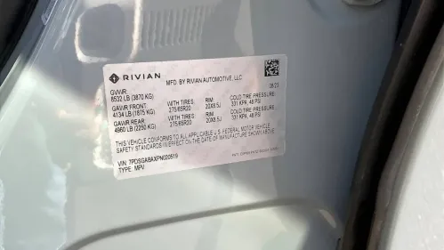 2023 Rivian R1S - Images - 37