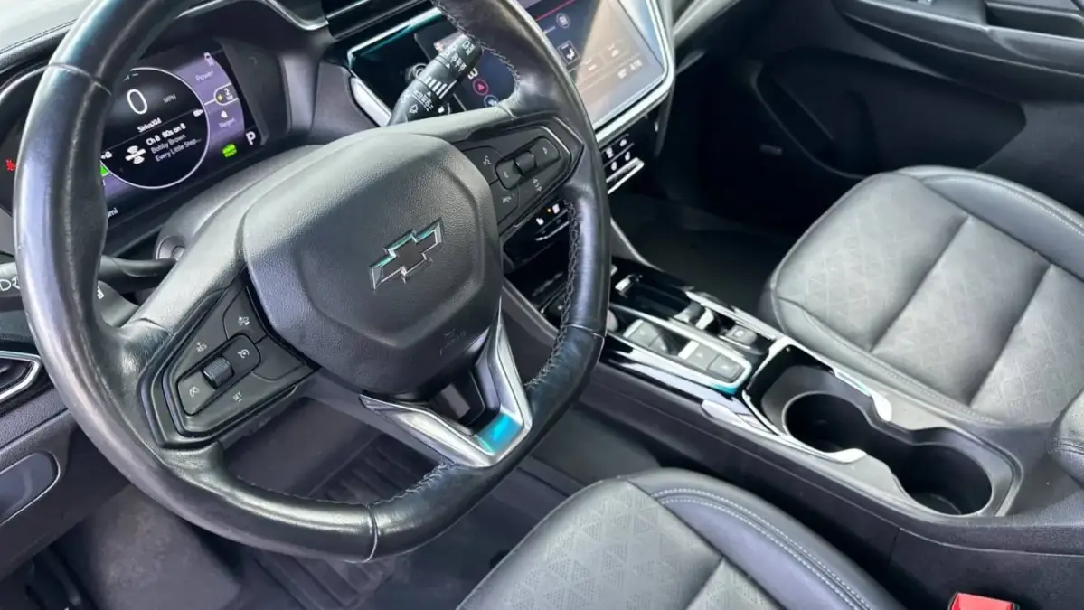 2022 Chevrolet Bolt - Images - 11