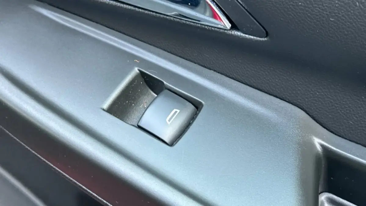 2022 Chevrolet Bolt - Images - 22
