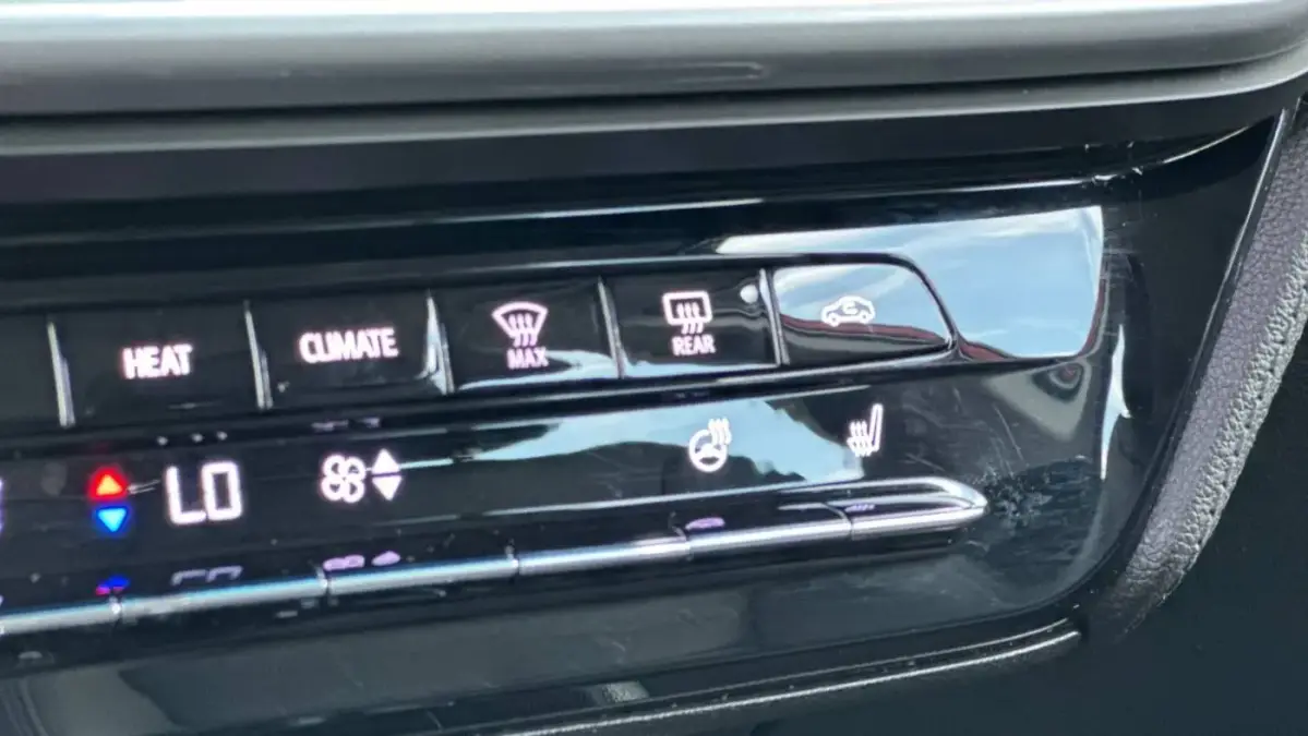 2022 Chevrolet Bolt - Images - 30