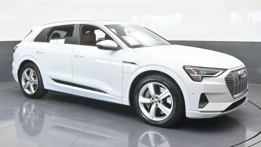 2019 Audi e-tron WA1LAAGE4KB024837