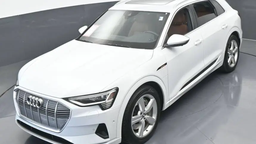 2019 Audi e-tron WA1LAAGE4KB024837