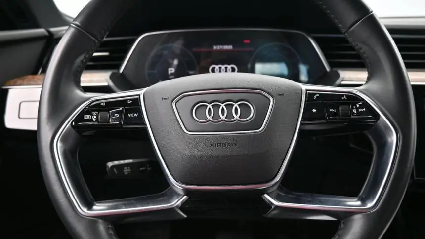 2019 Audi e-tron WA1LAAGE4KB024837