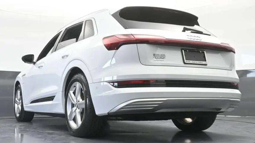 2019 Audi e-tron WA1LAAGE4KB024837