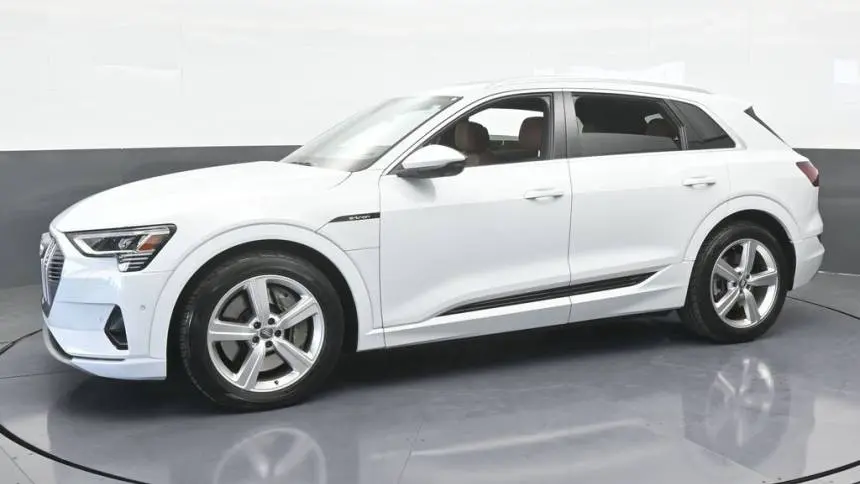 2019 Audi e-tron WA1LAAGE4KB024837