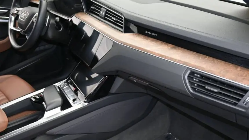 2019 Audi e-tron WA1LAAGE4KB024837