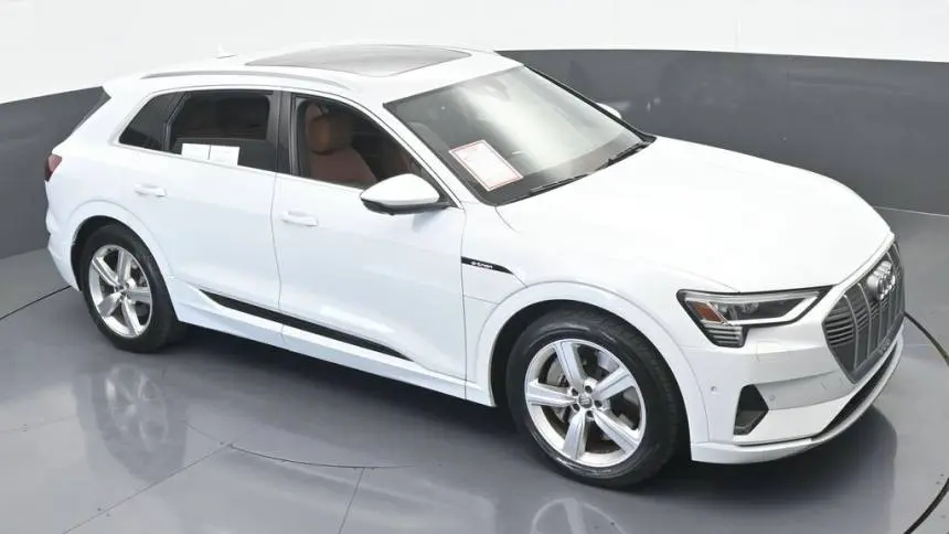 2019 Audi e-tron WA1LAAGE4KB024837