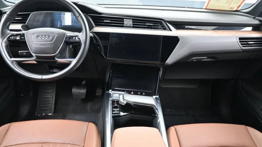 2019 Audi e-tron WA1LAAGE4KB024837