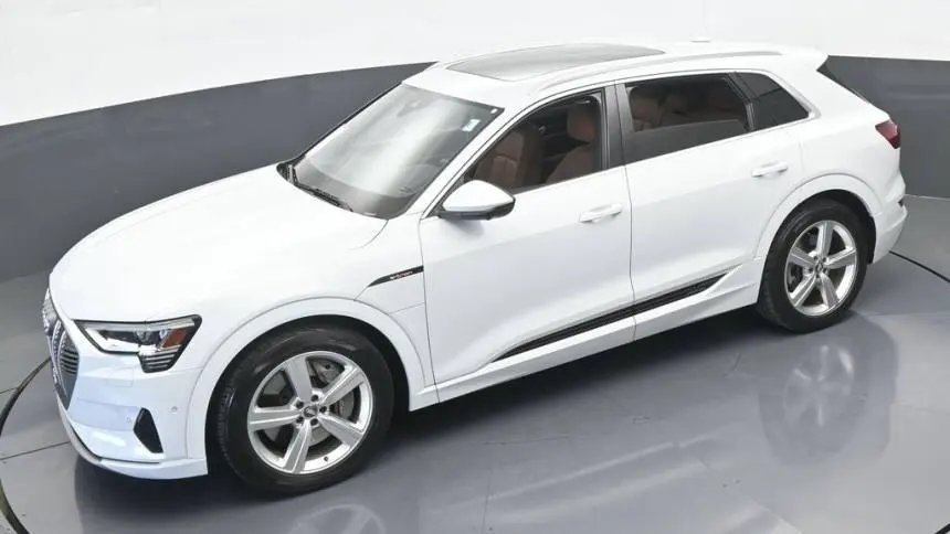 2019 Audi e-tron WA1LAAGE4KB024837
