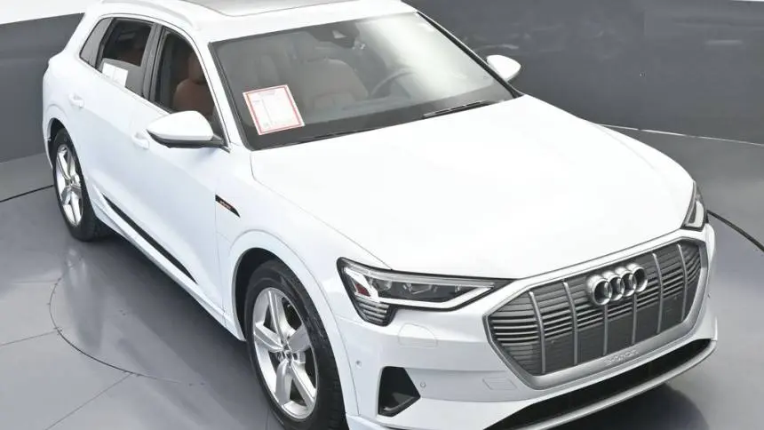 2019 Audi e-tron WA1LAAGE4KB024837