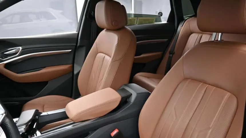 2019 Audi e-tron WA1LAAGE4KB024837