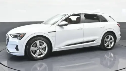 2019 Audi e-tron WA1LAAGE4KB024837