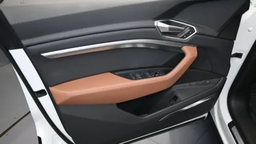 2019 Audi e-tron WA1LAAGE4KB024837