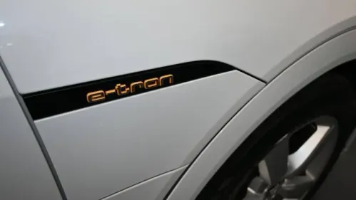 2019 Audi e-tron WA1LAAGE4KB024837