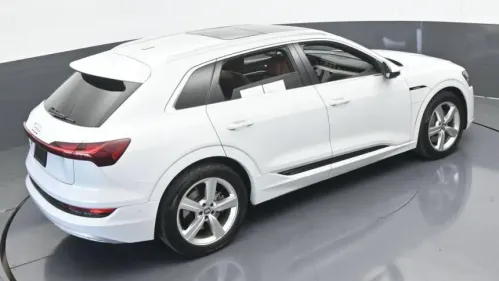 2019 Audi e-tron WA1LAAGE4KB024837