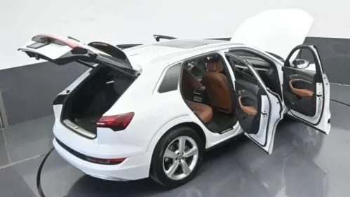 2019 Audi e-tron WA1LAAGE4KB024837
