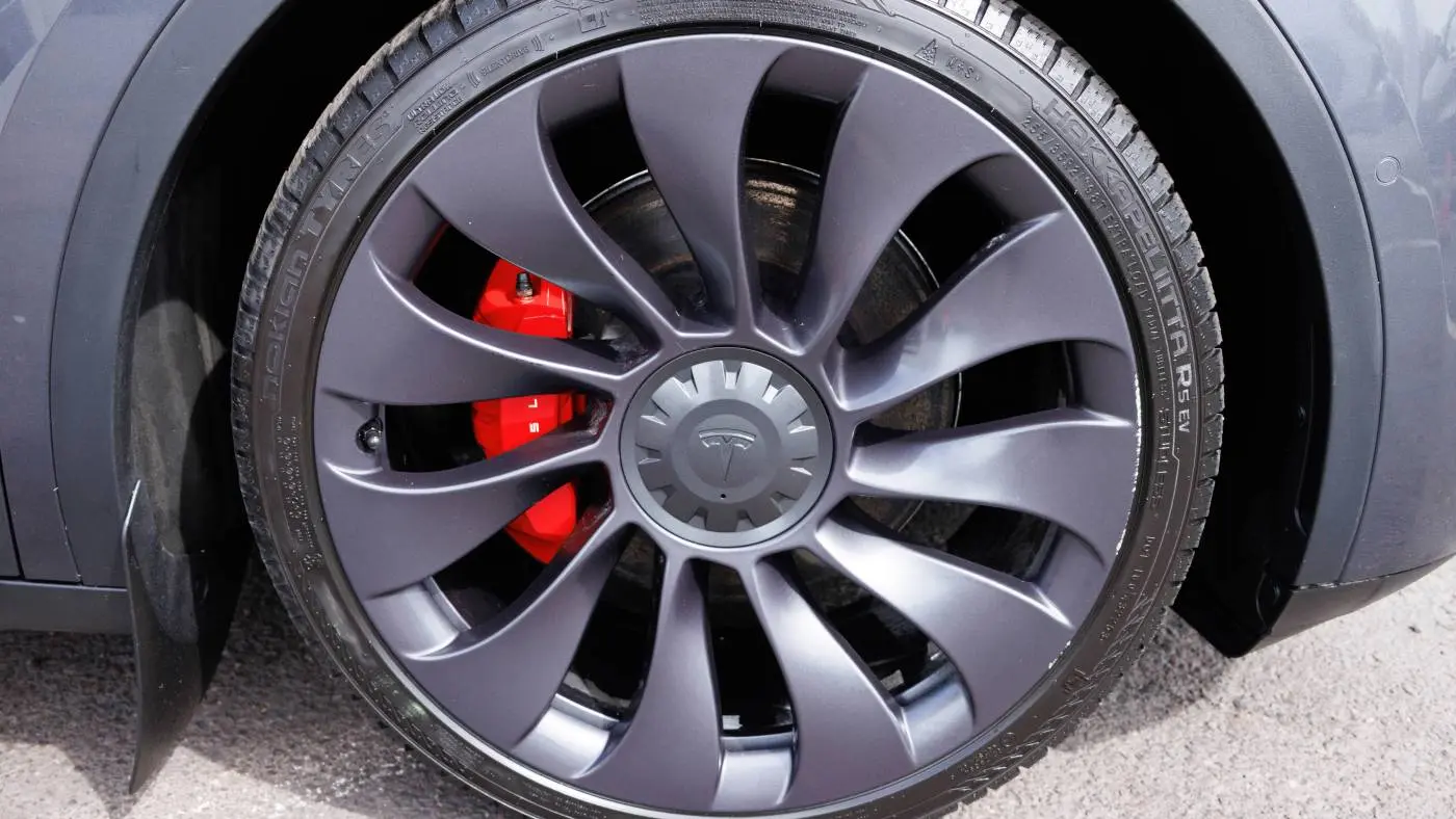 2021 Tesla Model Y 5YJYGDEF5MF084066