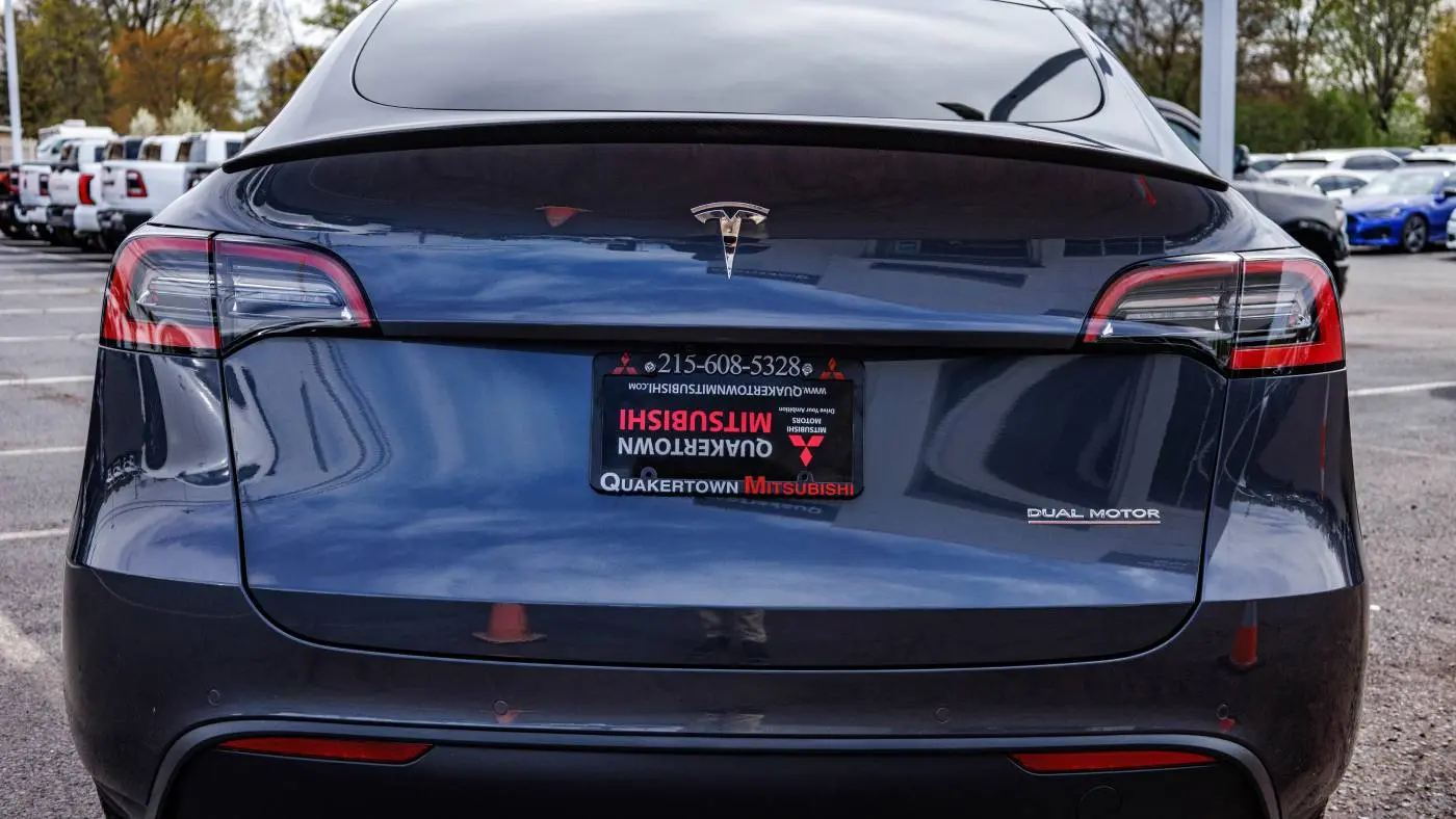 2021 Tesla Model Y 5YJYGDEF5MF084066