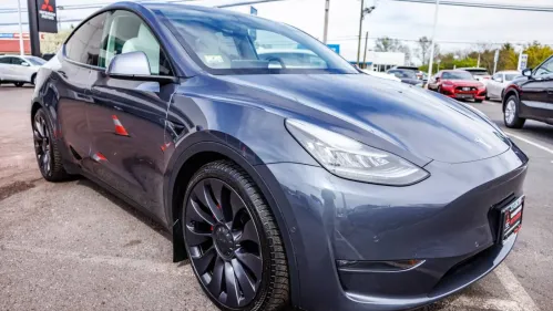 2021 Tesla Model Y 5YJYGDEF5MF084066