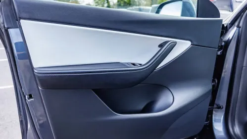 2021 Tesla Model Y 5YJYGDEF5MF084066