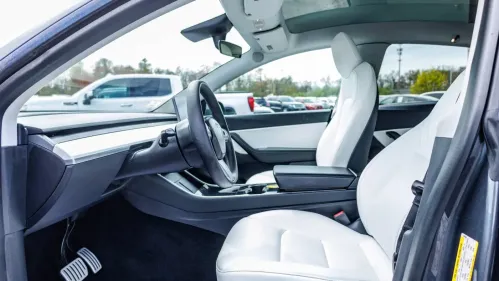 2021 Tesla Model Y 5YJYGDEF5MF084066