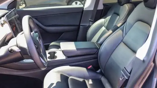 2021 Tesla Model Y 5YJYGDEE3MF246459