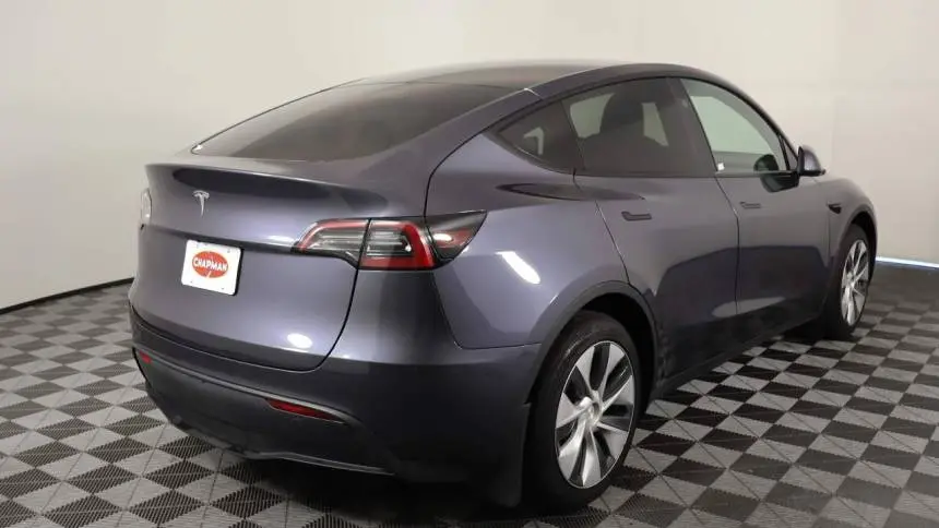 2023 Tesla Model Y 7SAYGDED8PF962174