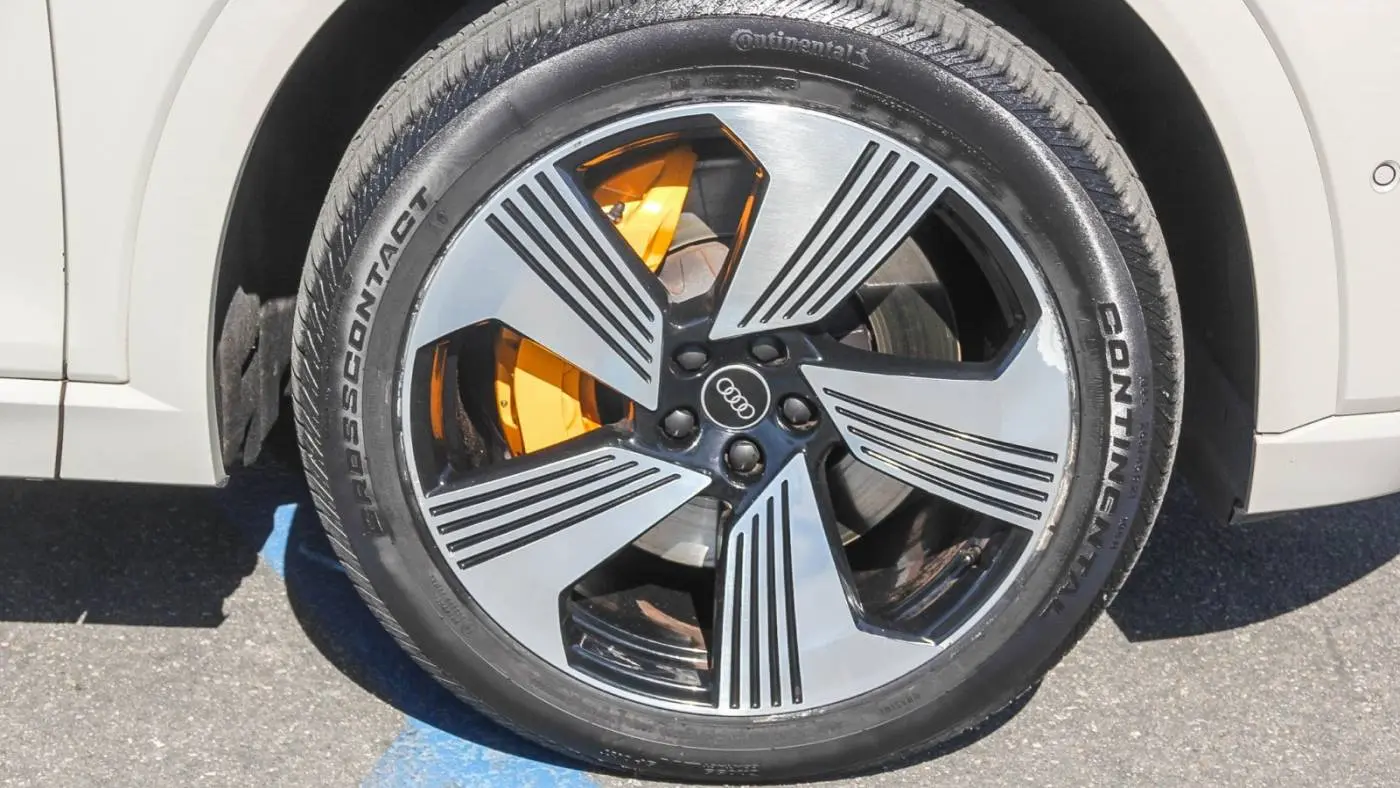 2022 Audi e-tron WA1LAAGE2NB008527