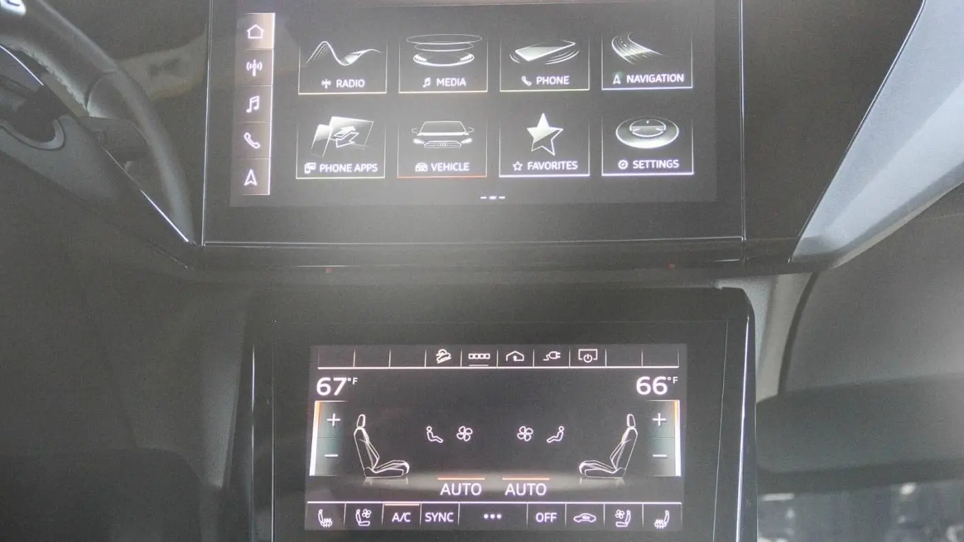 2022 Audi e-tron WA1LAAGE2NB008527