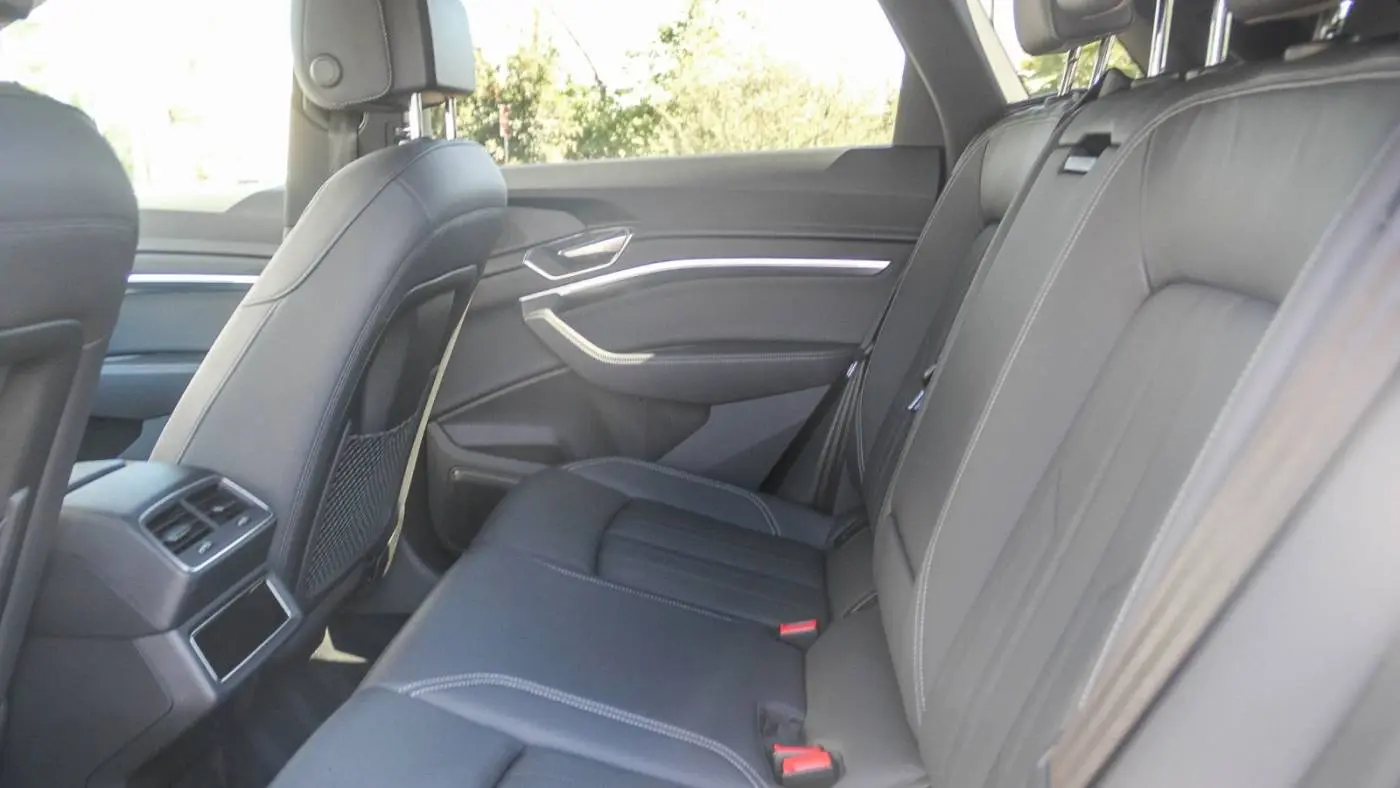 2022 Audi e-tron WA1LAAGE2NB008527