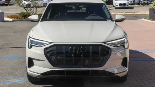 2022 Audi e-tron WA1LAAGE2NB008527