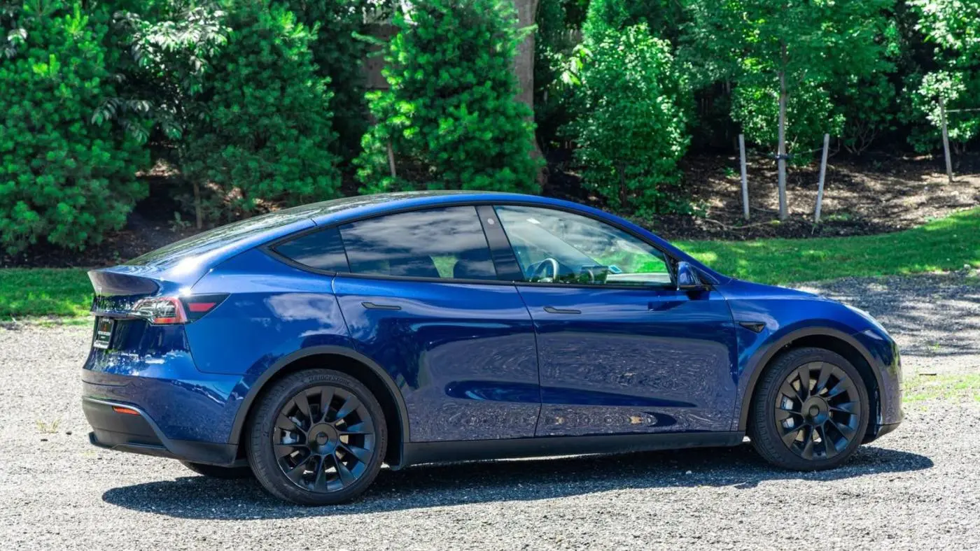 2022 Tesla Model Y 7SAYGDEE2NF321270