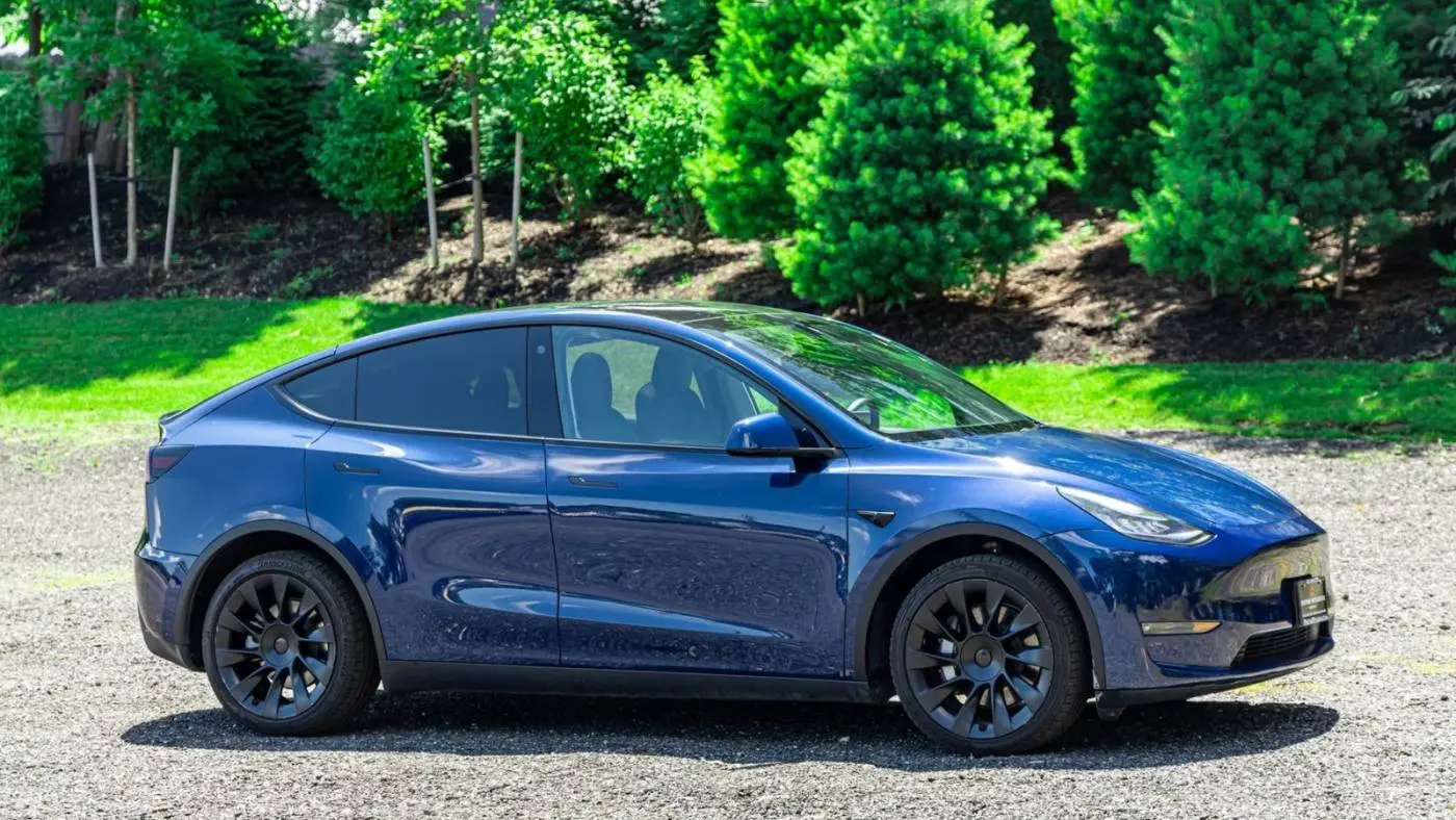 2022 Tesla Model Y 7SAYGDEE2NF321270