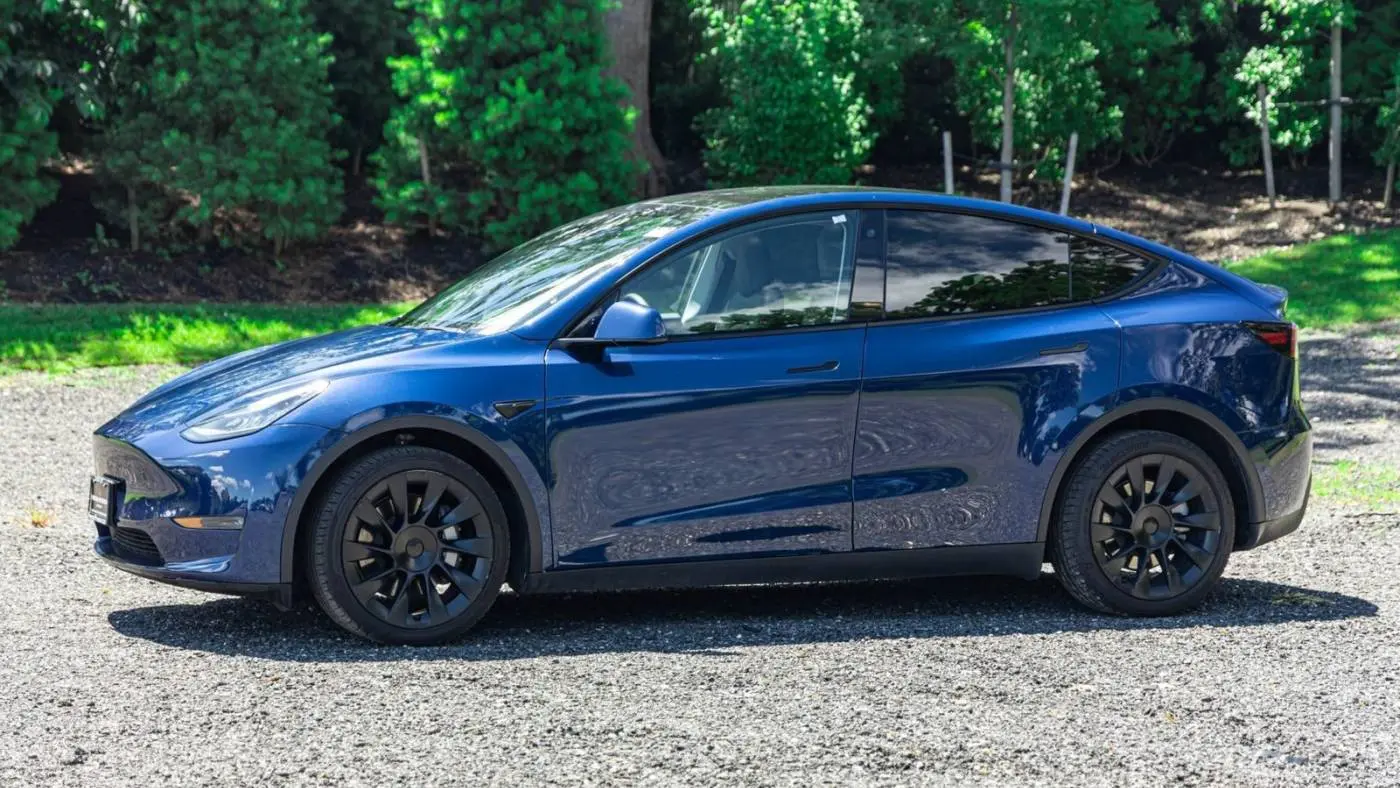 2022 Tesla Model Y 7SAYGDEE2NF321270
