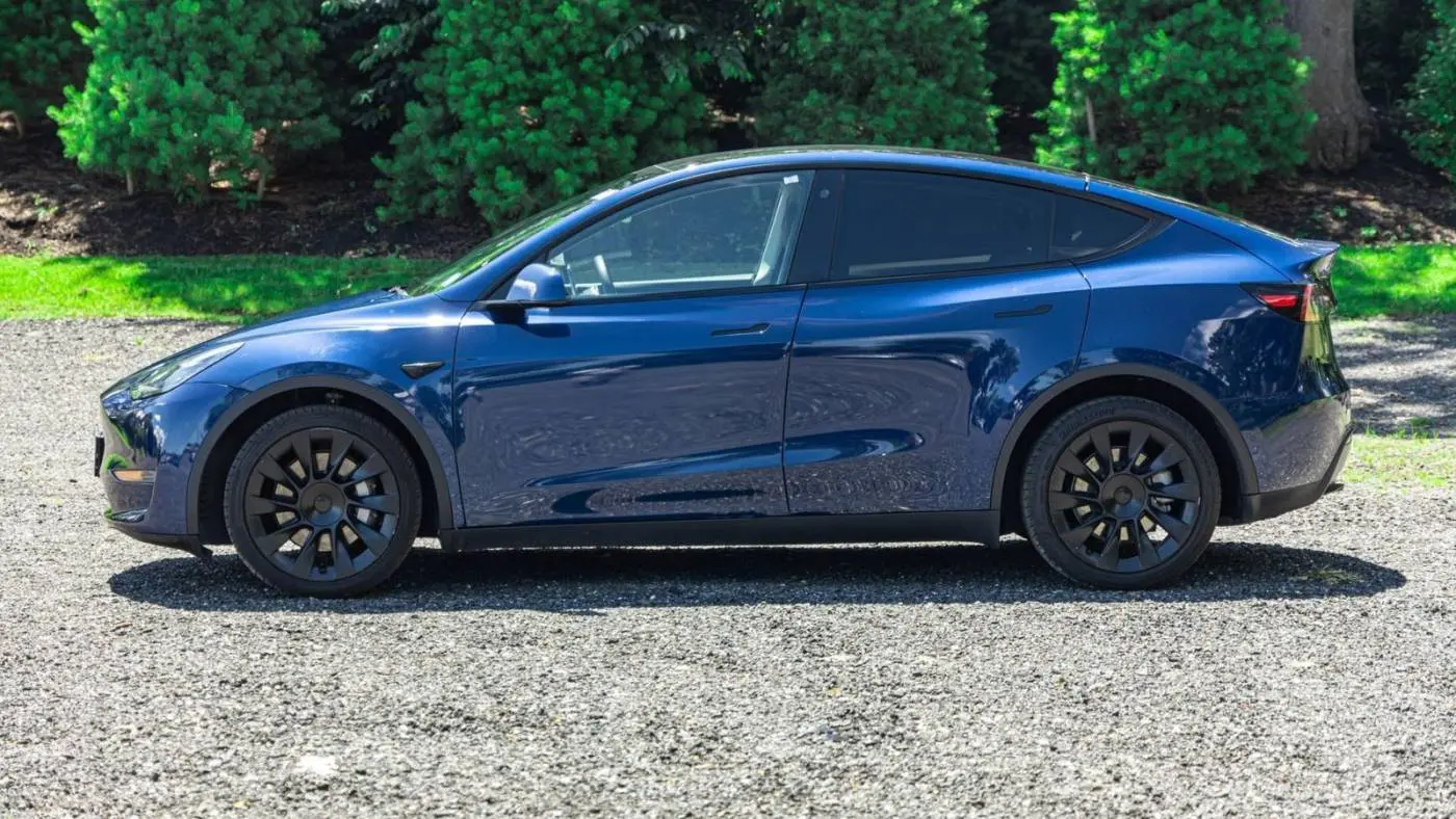 2022 Tesla Model Y 7SAYGDEE2NF321270