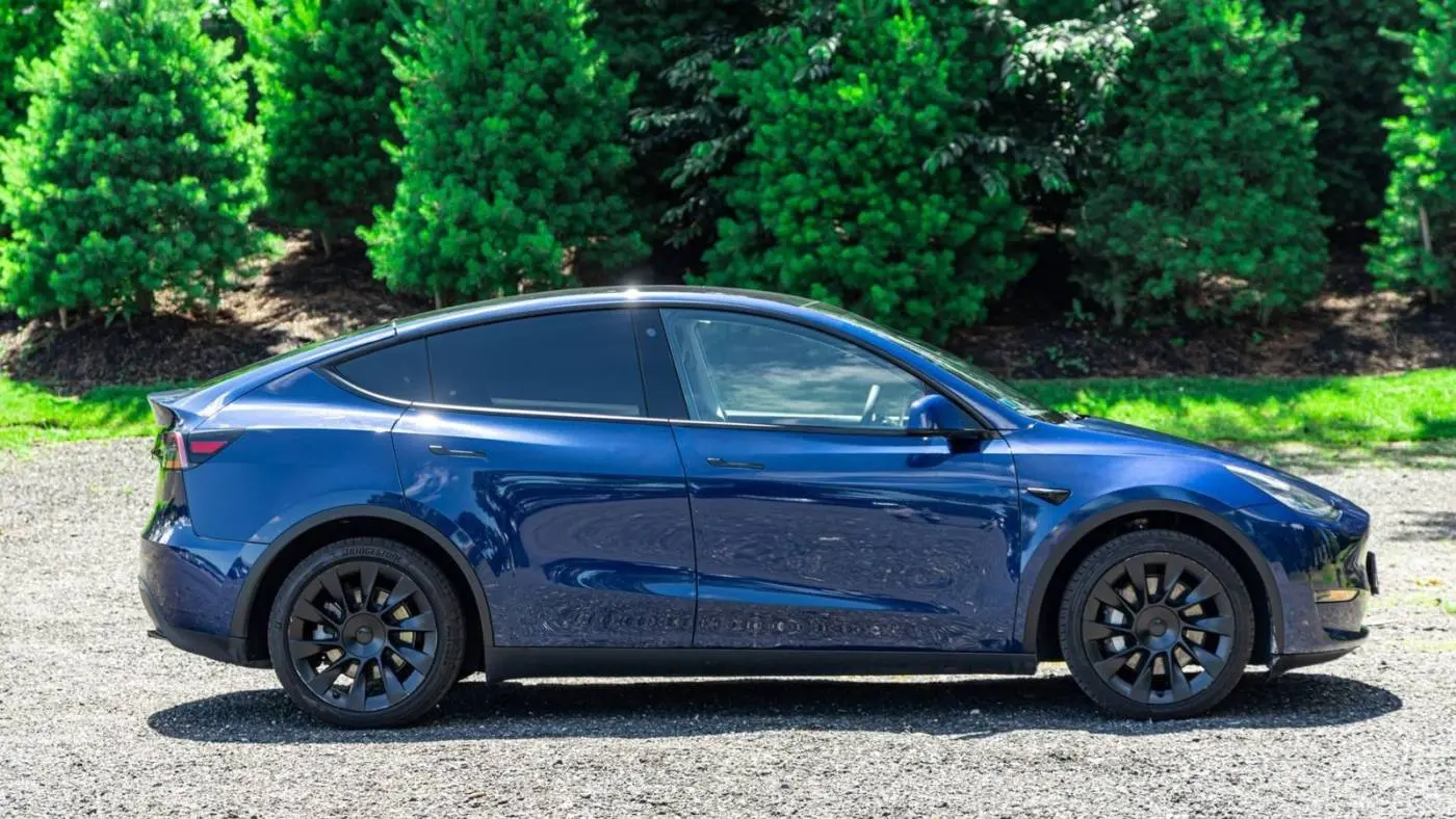 2022 Tesla Model Y 7SAYGDEE2NF321270