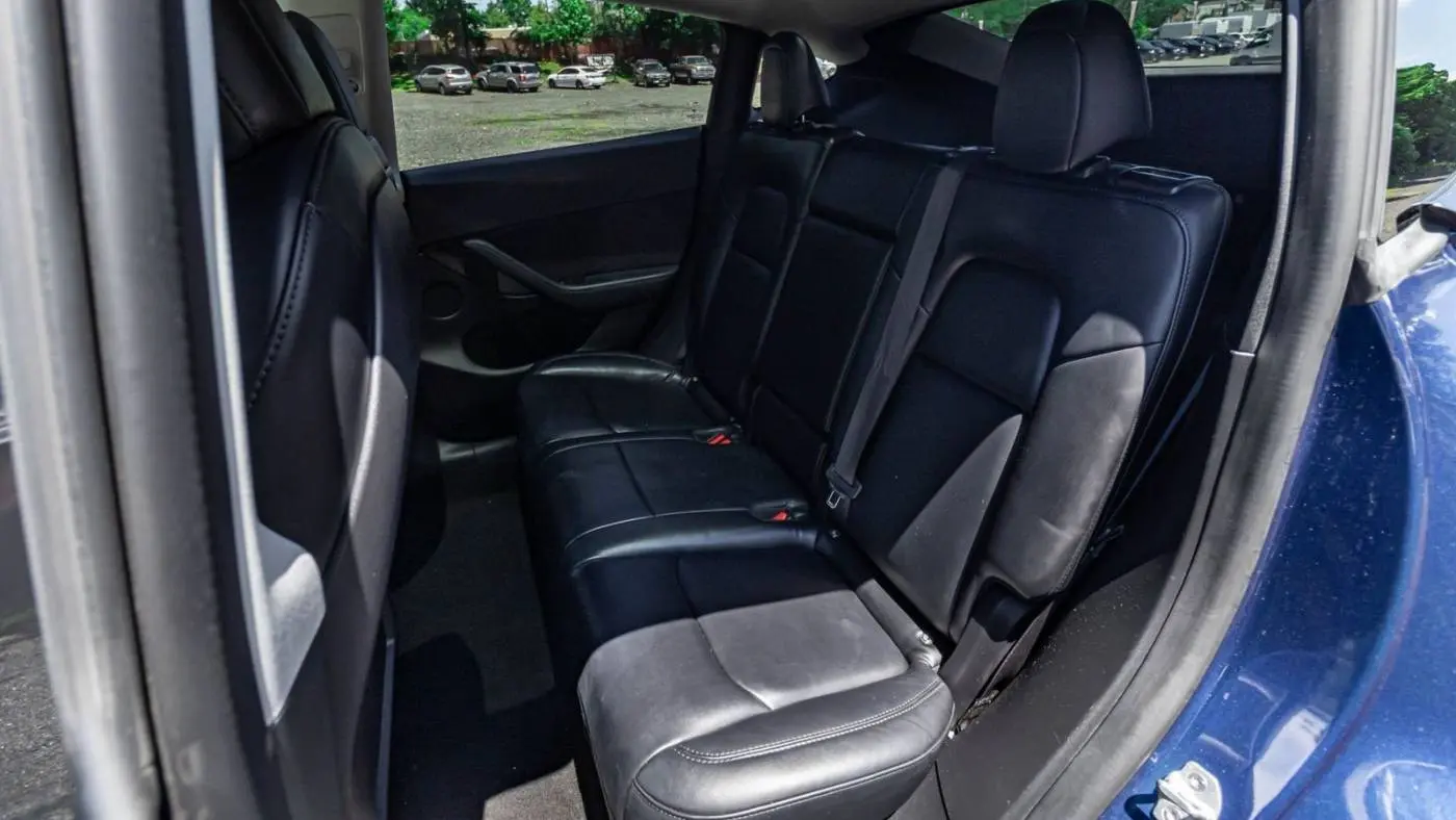 2022 Tesla Model Y 7SAYGDEE2NF321270