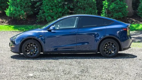 2022 Tesla Model Y 7SAYGDEE2NF321270