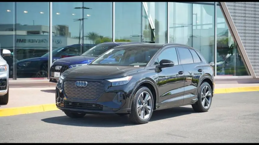 2025 Audi Q4 e-tron WA1LUBFZ9SP041962
