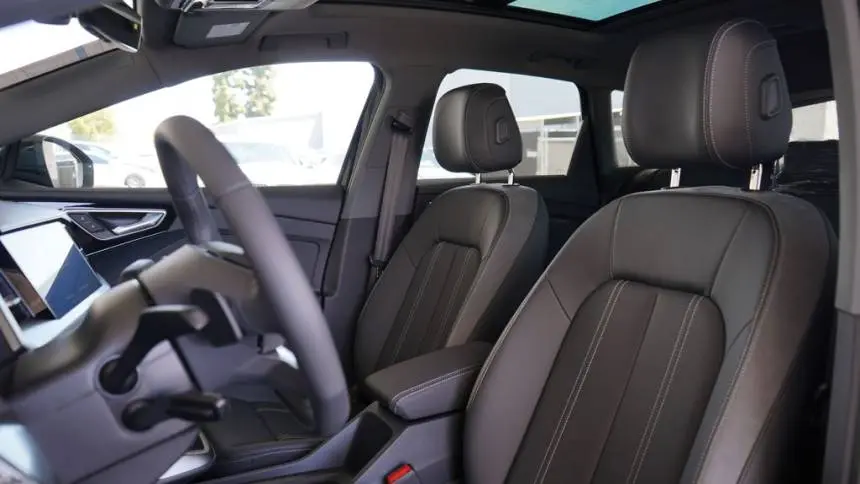 2025 Audi Q4 e-tron WA1LUBFZ9SP041962