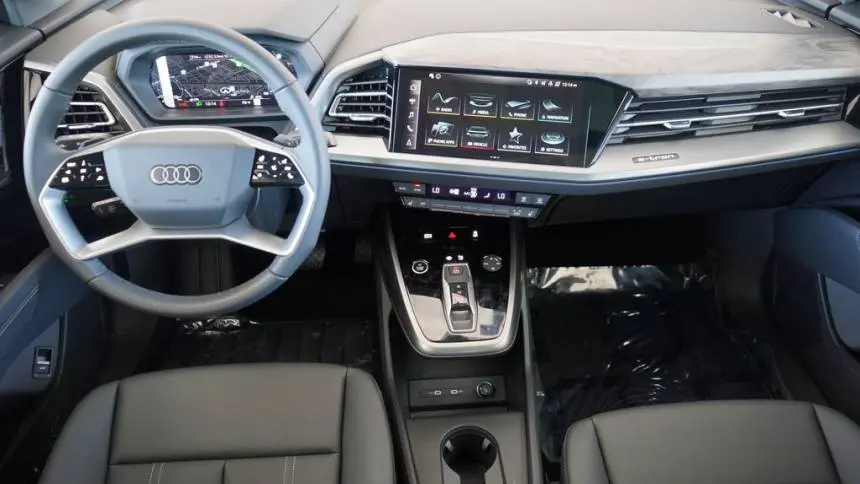2025 Audi Q4 e-tron WA1LUBFZ9SP041962